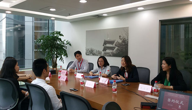 自力教育与外企德科签署战略合作协议